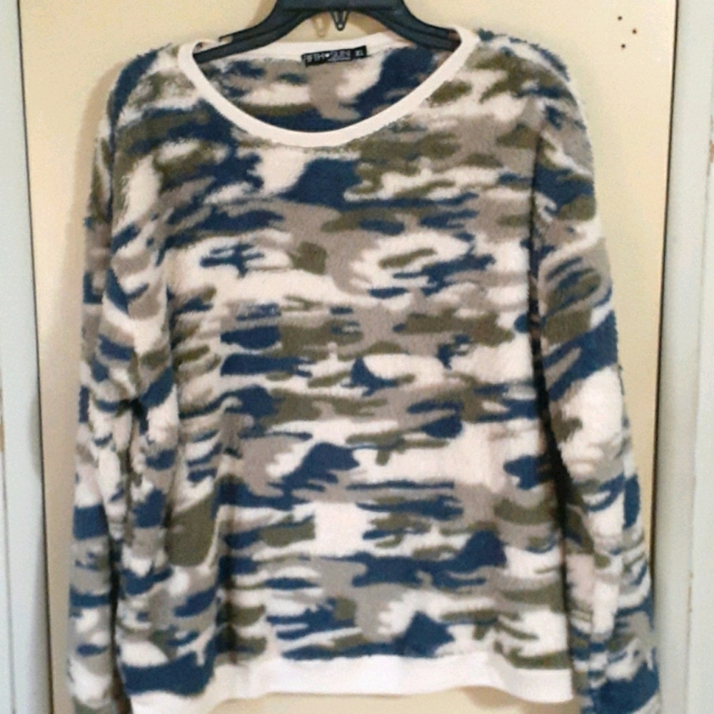 Warm fuzzy top